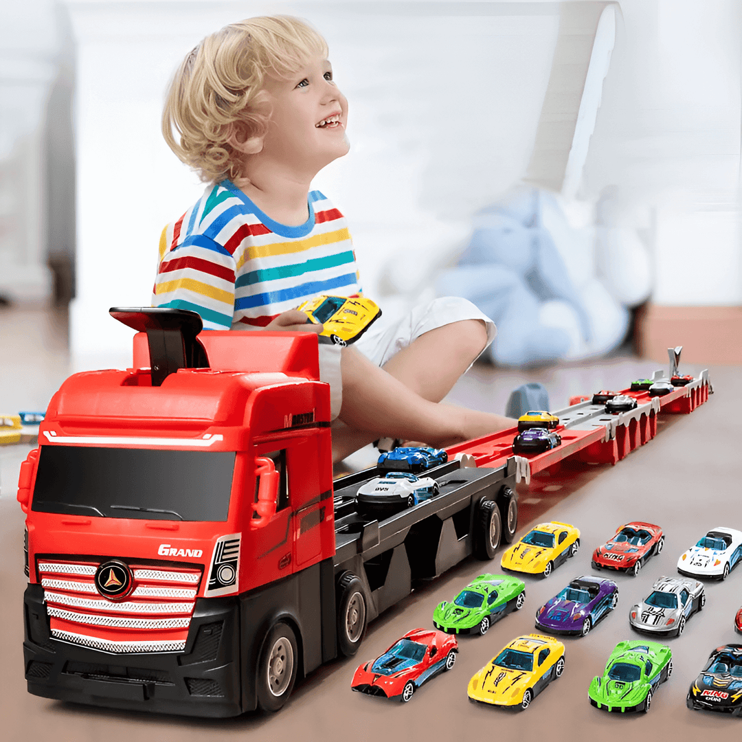 Mini-Rennwagen auf der verformbaren Rennstrecke des Jungen Spielzeug Renn-Truck Sets in voller Fahrt.