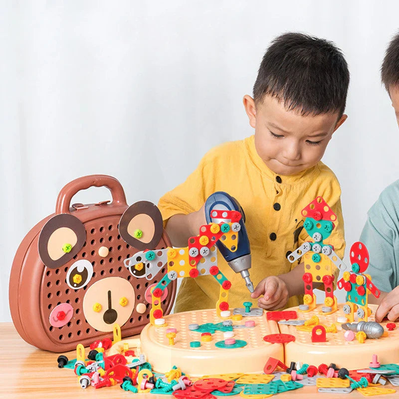 Realistisches Rollenspiel Bohrmaschinen-Set für kleine Baumeister. Entwickelt kreatives Denken.