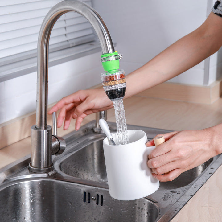 Kompakter Wasserhahn-Filter zur effektiven Wasserreinigung in jedem Haushalt.