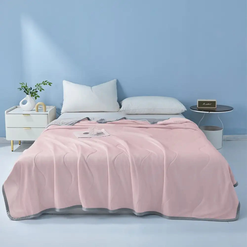 Erfrischende Eis-Seiden-Decke Welle, leichte Sommerdecke, perfekt für einen kühlen, erholsamen Schlaf.