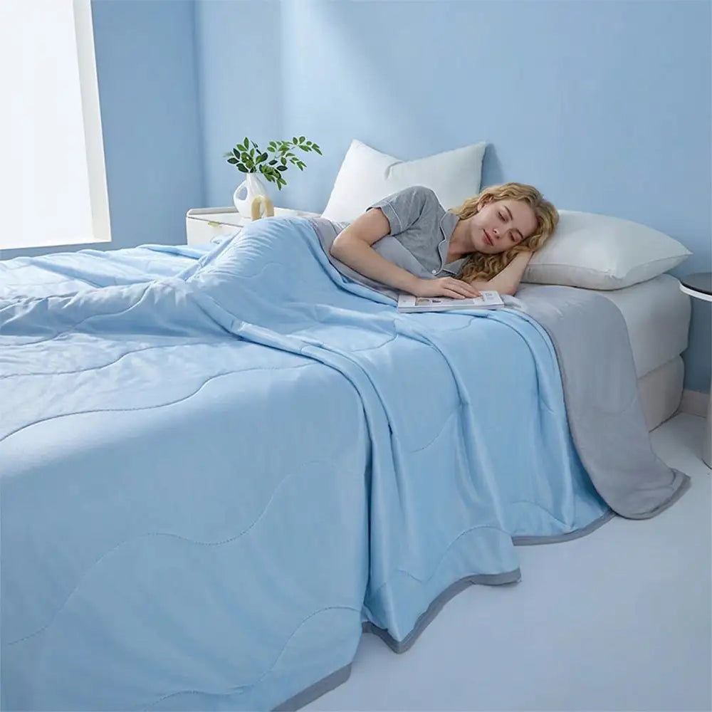 Eis-Seiden-Decke mit Wellenmuster, kühlend und doppelseitig, perfekte leichte Decke für den Sommer.