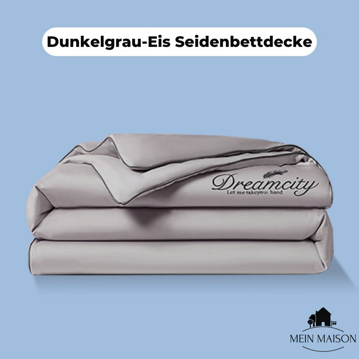Bettausstattung: Kühlende Sommerdecke für entspannten, tiefen Schlafkomfort.