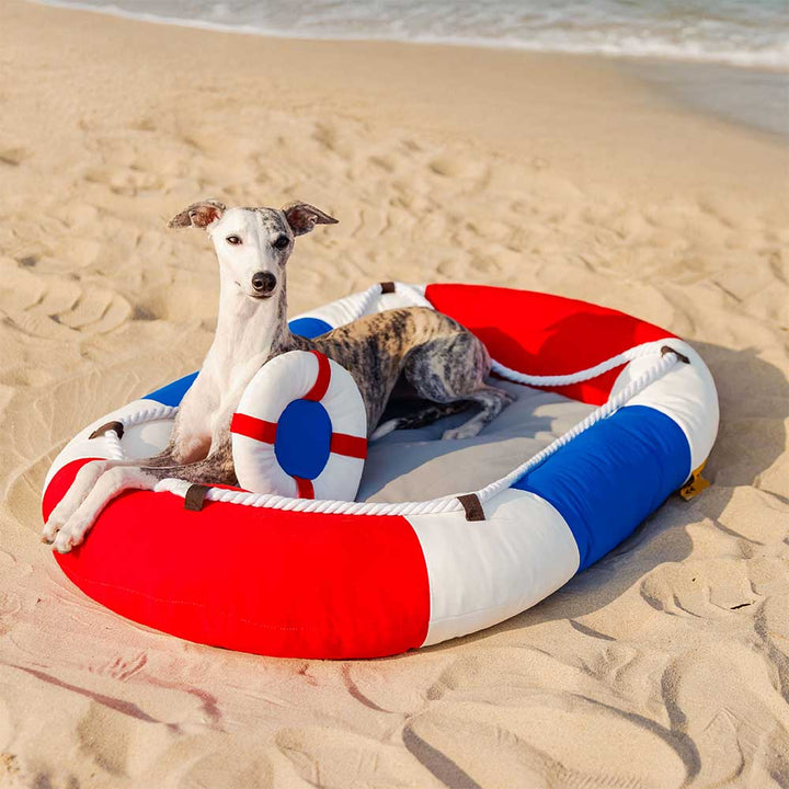 Kühlendes Hundebett in Bootsform für maximalen Sommerkomfort. Wasserdicht & rutschfest.