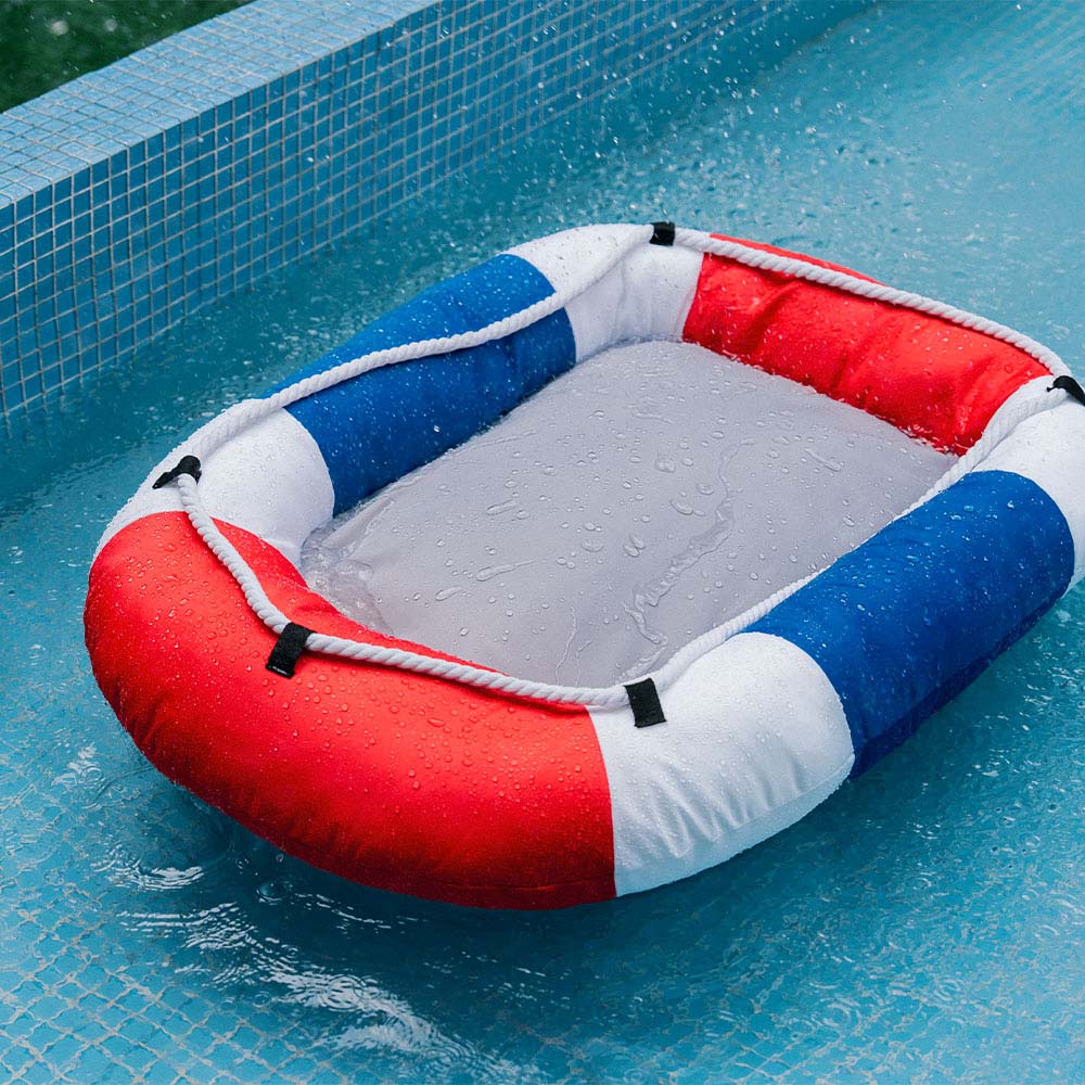 Stylisches Kühlbett für Haustiere. Bootsform, wasserdicht & strapazierfähig für Outdoor-Einsatz.