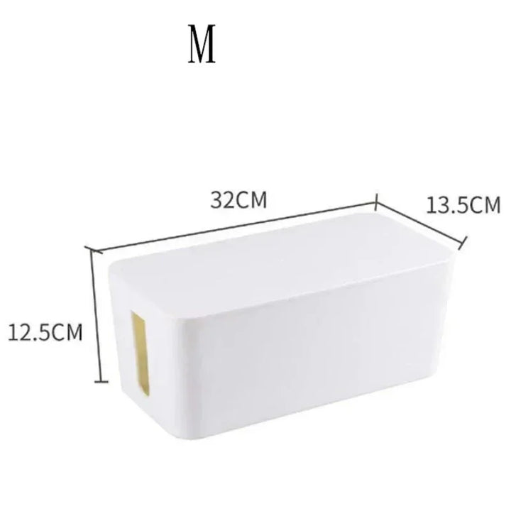 Effektive Kabelbox für Staubschutz und Kabelsalat-Reduktion, essentieller Helfer für Home Office.