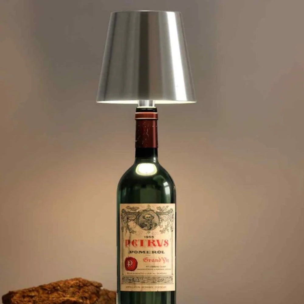 Innovativer Flaschenlampen-Aufsatz, kabellos & dimmbar. LED-Stimmungslicht für Tisch, Bar & Events.