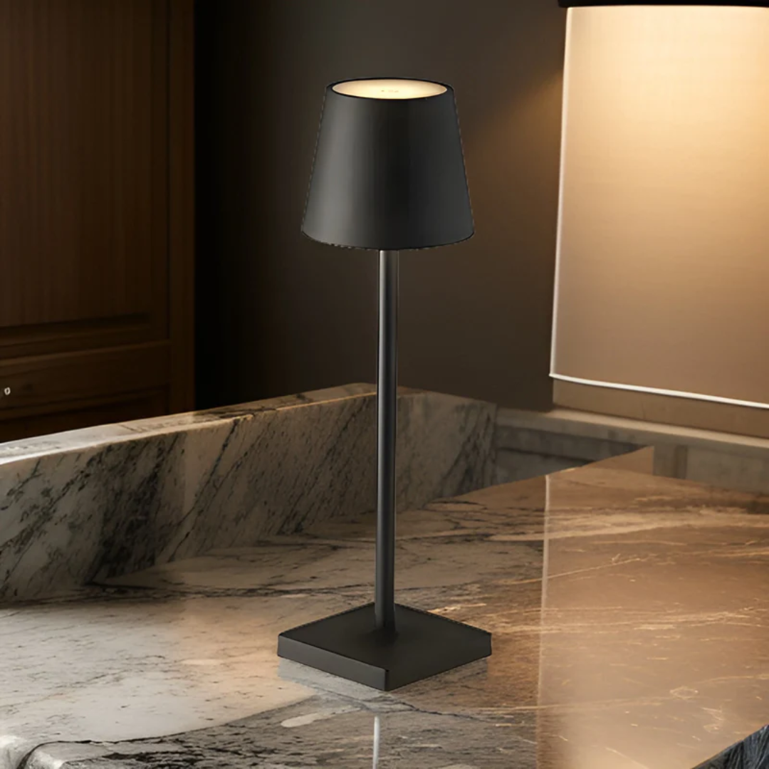 Elegante kabellose LED Terrassenlampe, dimmbar, wiederaufladbar, perfekt als Außenleuchte & Stimmungslicht.
