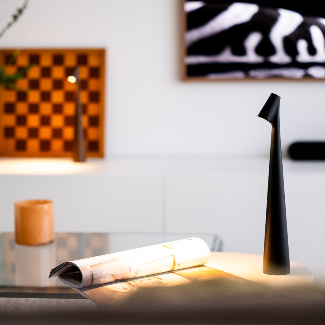 Wiederaufladbare LED Tischlampe, kabellos, dimmbar, langlebiger Akku. Mobil einsetzbar, innen & außen.
