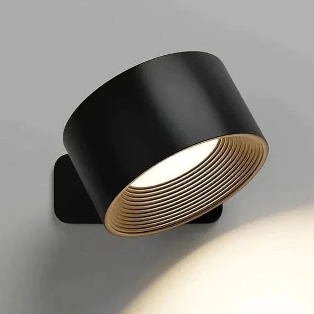 Akkubetriebene LED-Wandlampe, magnetisch & drehbar, ideal für Schlafzimmer und Flur.