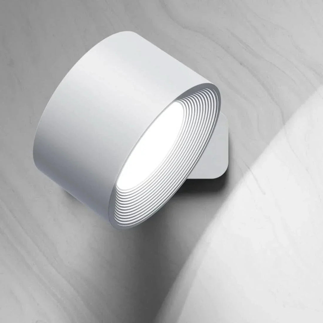 USB-aufladbare, kabellose LED-Wandlampe, drehbar, für flexible Wohnzimmerbeleuchtung.
