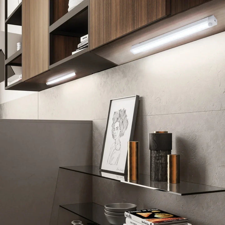 Automatische LED Schrankbeleuchtung mit Bewegungsmelder, kabellos und energiesparend, für Ihr Zuhause.