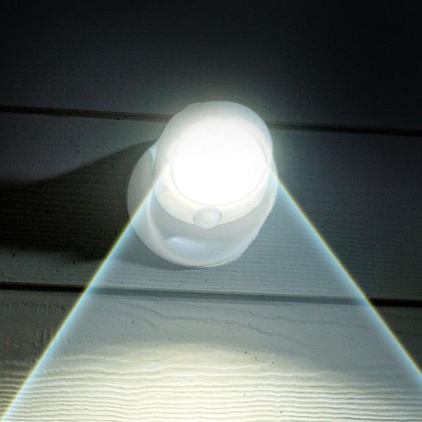 Flexible LED Garagenlampe mit Bewegungsmelder, kabellos & energiesparend, auch für Innenbeleuchtung nutzbar.