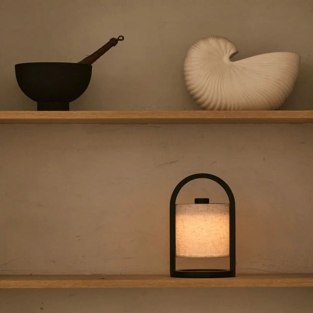Elegante wiederaufladbare Holzlampe (IP44) für stimmungsvolle Innen- & Außenbeleuchtung, kabellos und dimmbar.