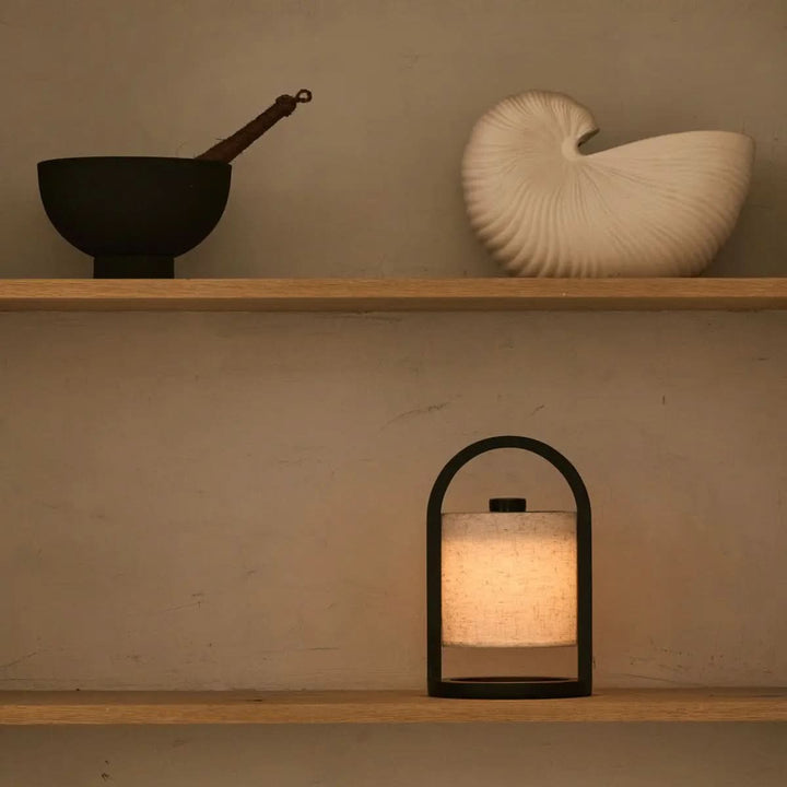 Elegante wiederaufladbare Holzlampe (IP44) für stimmungsvolle Innen- & Außenbeleuchtung, kabellos und dimmbar.