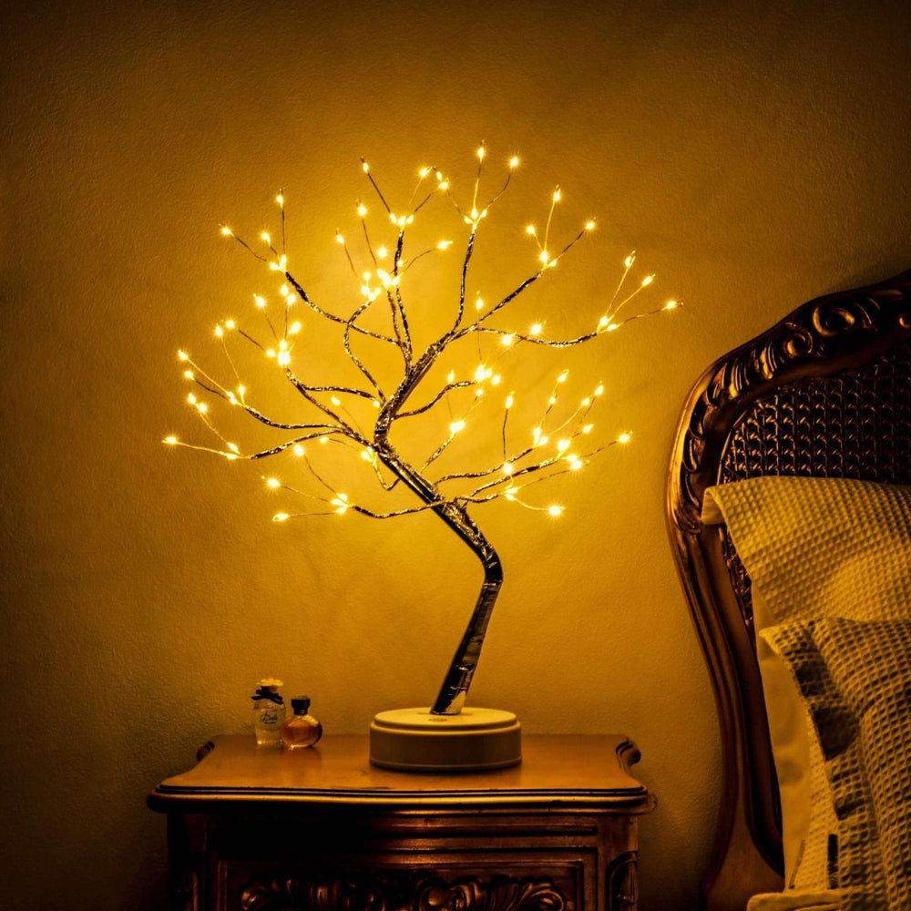 Elegante LED Baum Tischlampe als dekoratives Ambiente Licht. Modernes Design für jede Einrichtung.