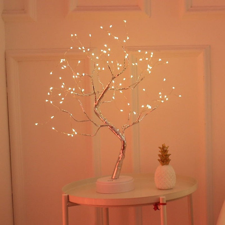 Elegantes LED Ambiente Licht in Baumform. Kabellose Tischlampe für Wohnzimmer & Schlafzimmer.