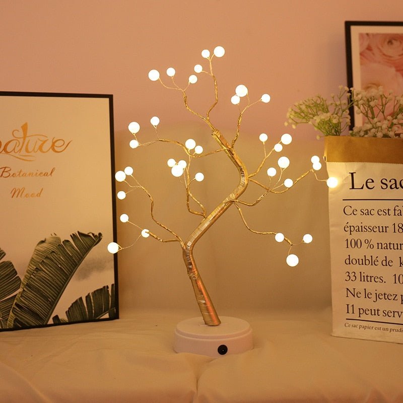 Moderne kabellose LED Tischlampe Baum, dekoratives Stimmungslicht mit Akku für stilvolles Ambiente.