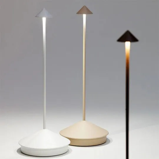 Kabellose LED-Tischlampe, dimmbar, modern. Perfekt für stilvolle Innen- & Außenbeleuchtung.