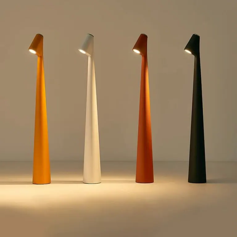 Kabellose LED Tischlampe im nordischen Design, ideal als dimmbares Stimmungslicht für Wohnzimmer & Schlafzimmer.
