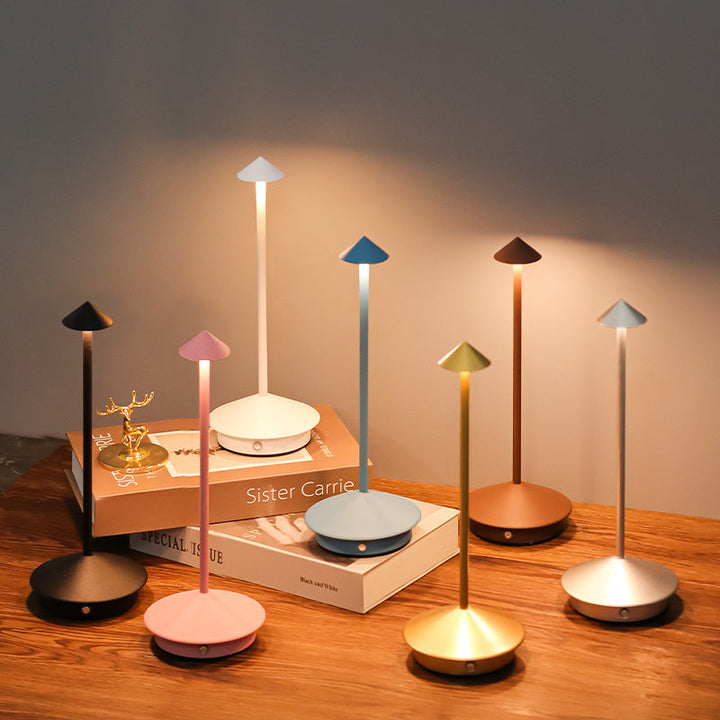 Kabellose LED Tischlampe mit edlem Design, perfekt für Wohnzimmer & Schlafzimmer Ambiente.