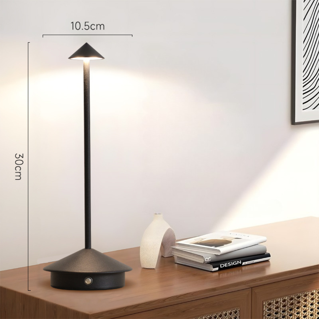 Akku-Tischlampe in zeitlosem Design, LED, dimmbar, perfekt für Schlafzimmer & Leseecken.