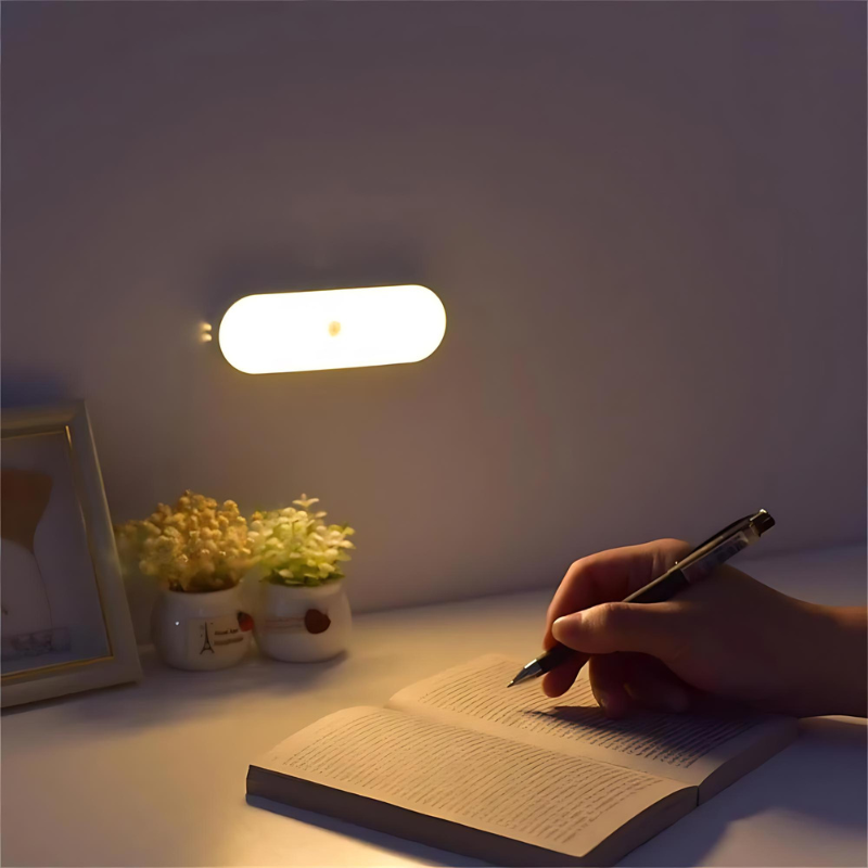 Moderne LED Innenbeleuchtung mit Bewegungsmelder. USB-aufladbares Sensorlicht, einfach zu montieren.