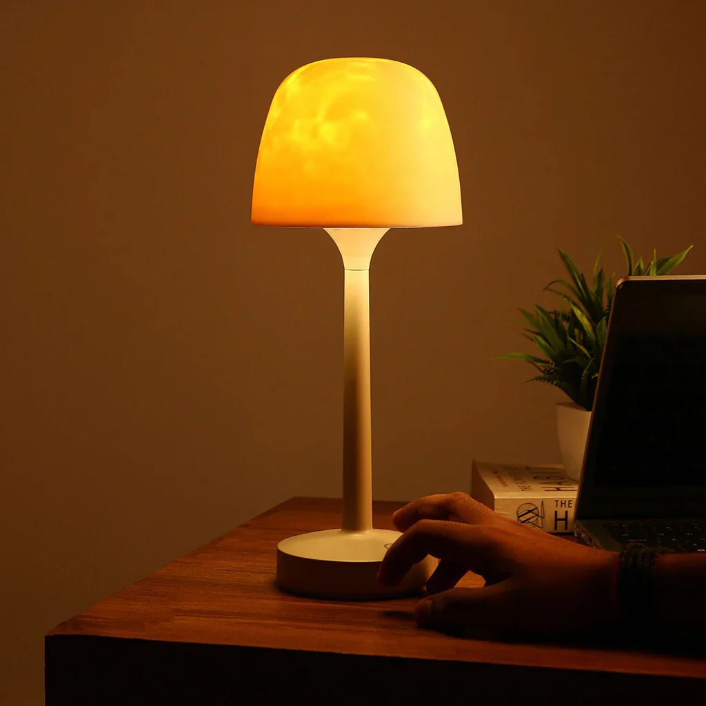 Entspannende Schlafzimmerlampe mit Projektionsfunktion, 16 Farben und Sleep-Timer für ruhige Nächte.