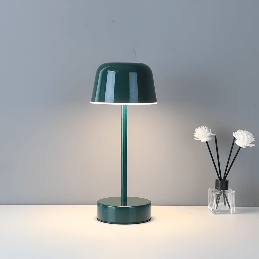 Energieeffiziente Retro LED Lampe, kabellos, dimmbar, USB-ladbar, ideal für moderne Wohnräume.