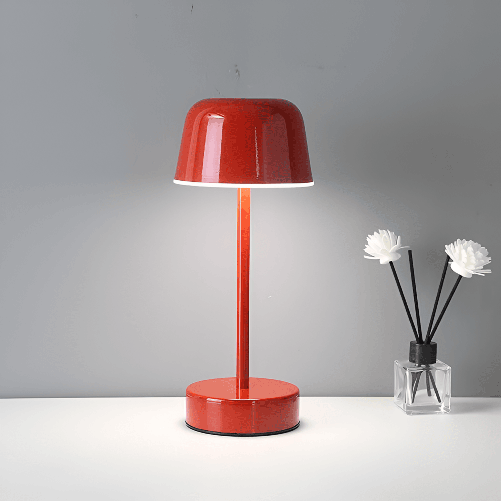 Dimmbare Retro LED Tischlampe, kabellos, USB-ladbar, ermöglicht individuelle Helligkeitseinstellung.