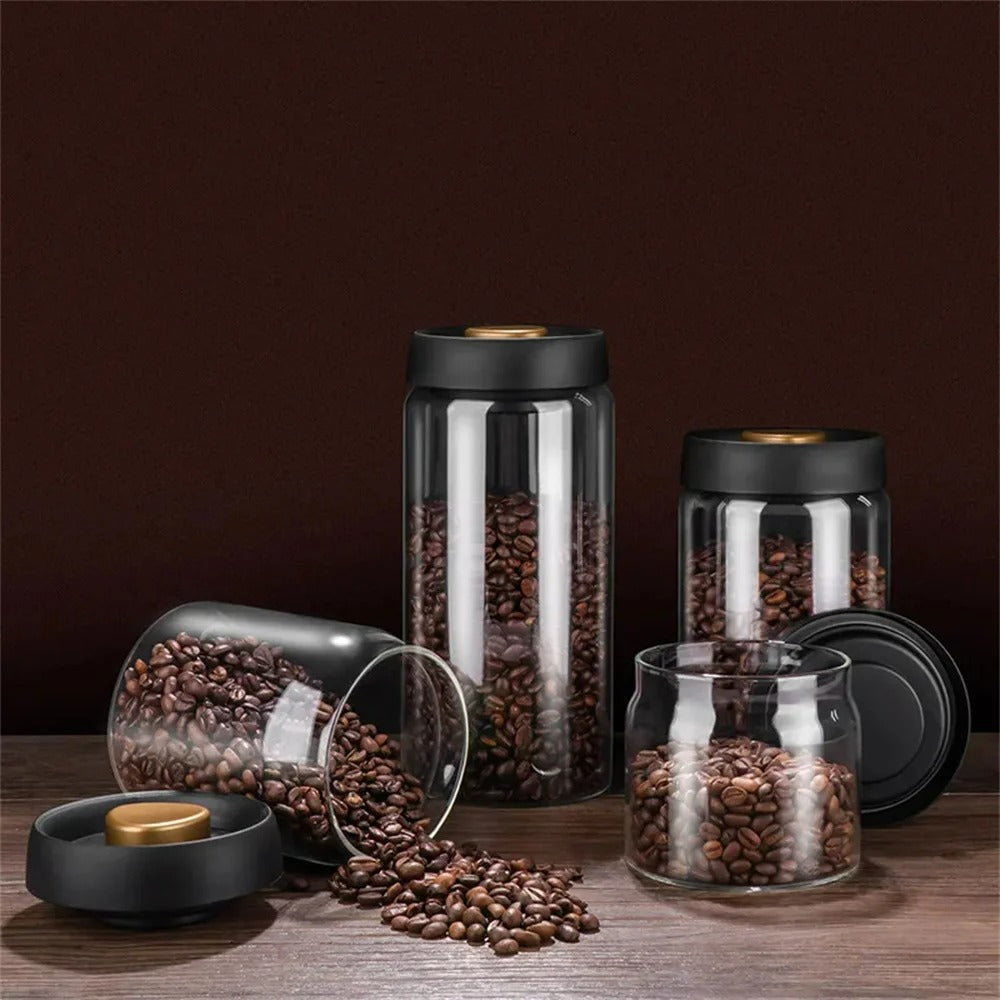 Modernes Aufbewahrungsglas für Kaffee, luftdicht, hält Bohnen länger frisch in jeder modernen Küche.