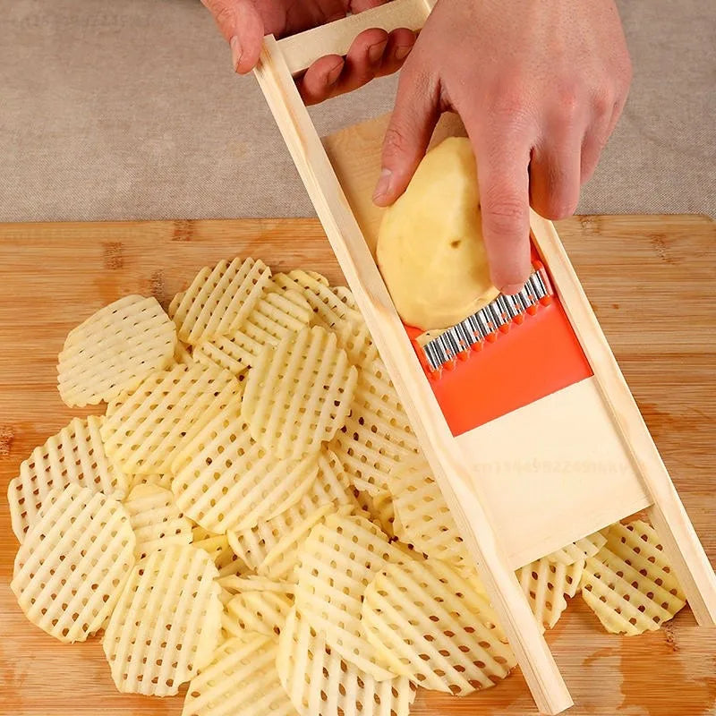 Kartoffelschneider aus Edelstahl für Gitter-Pommes & Chips. Ideal zum schnellen Schneiden von Kartoffeln und Gemüse.