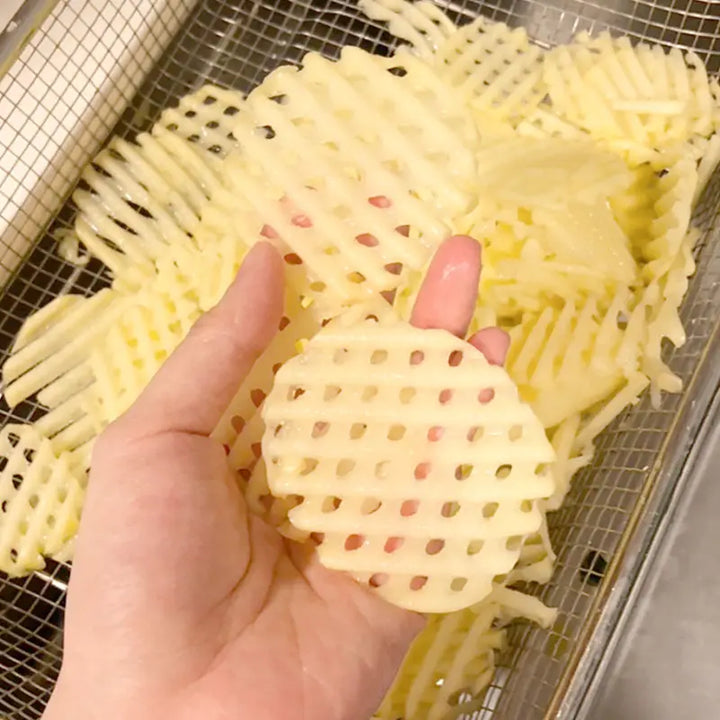 Robuster Gitterschneider aus Edelstahl, perfekt für kreative Gitter-Pommes, Chips und Gemüsesticks.