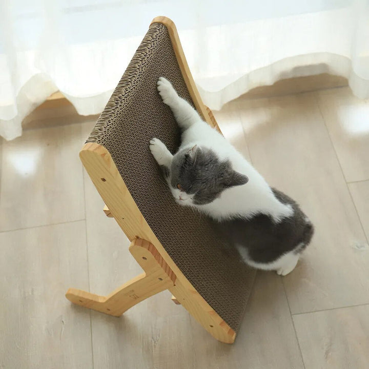 Katzenliege Luna: Gemütlicher Ruheplatz & Kratzbaum in einem. Perfekt für Entspannung & Krallen.