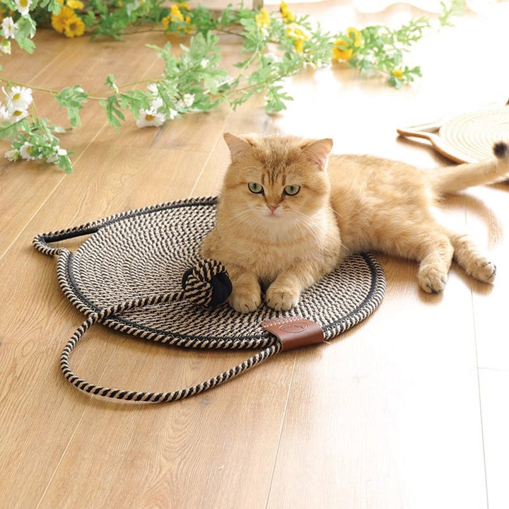Robuste Katzen-Kratzmatte aus Natur-Sisal; ideal zum Schutz von Sofas und Wänden vor Kratzern.
