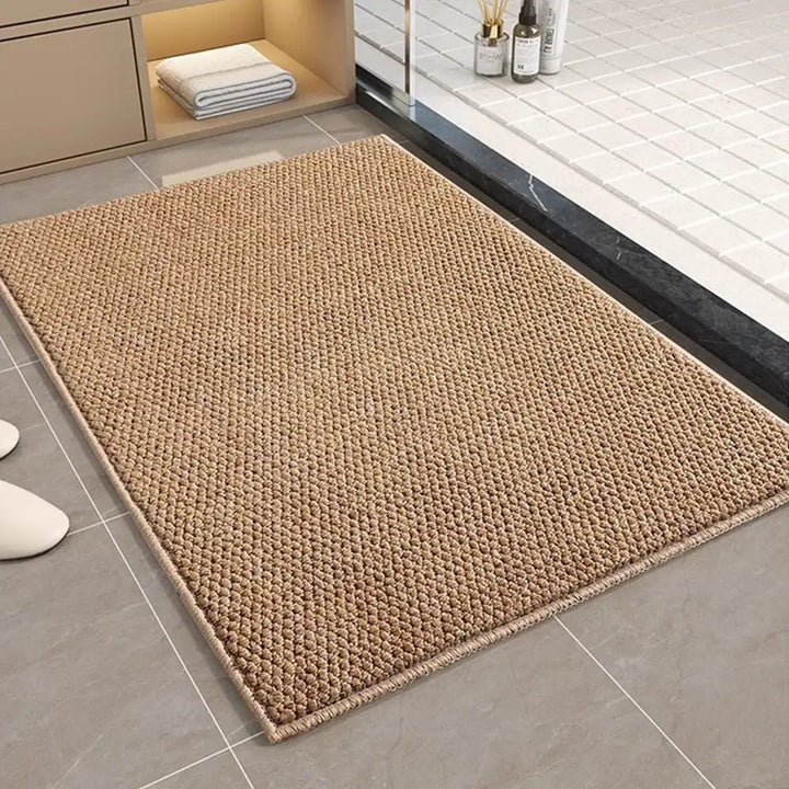 Kratzmatte für Katzen in natürlicher Sisal-Optik, rutschfest und robust, schützt Möbel vor Kratzspuren.