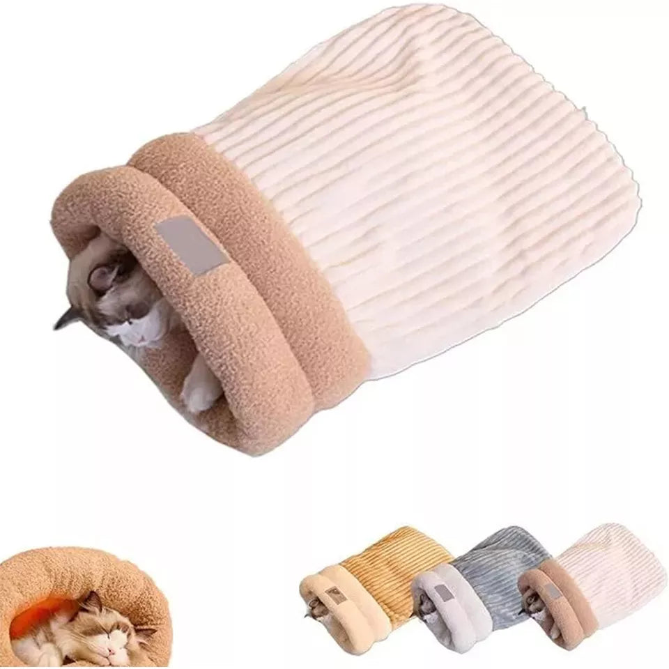 Praktischer Katzen Schlafsack. Weiches Plüsch Katzenbett als kuschelige Höhle & Katzenzubehör.