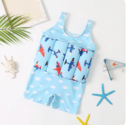 Kinder in SicherPlatsch Schwimmhilfe am Strand, sicheres Schwimmen & sorgenfreier Badespaß.