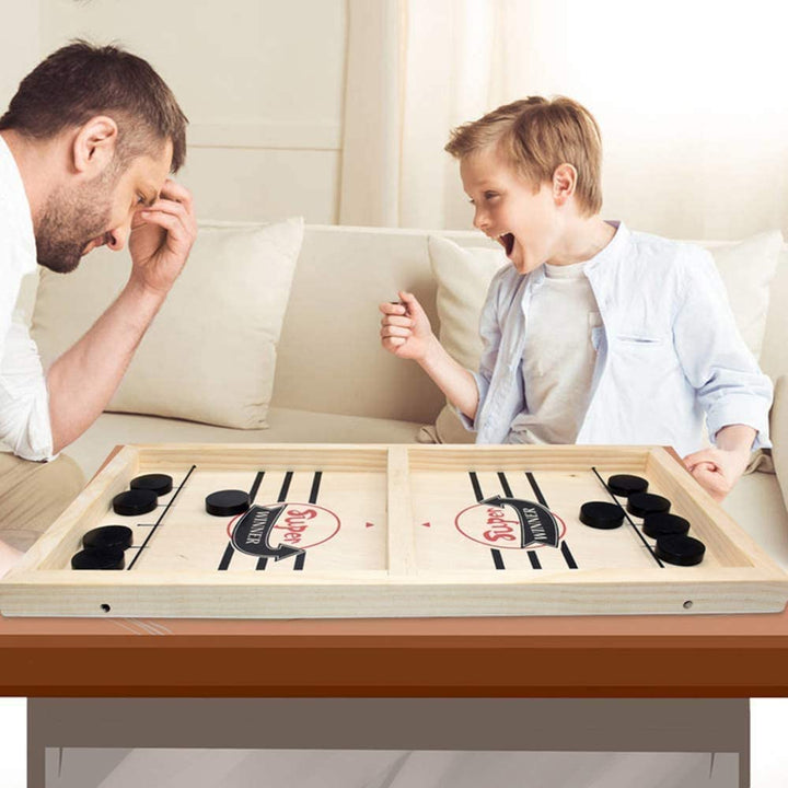 Kinder 2-in-1 Tischfußball & Sjoel Spielset aus Holz. Ideal für Familienspiel & den Innenbereich.