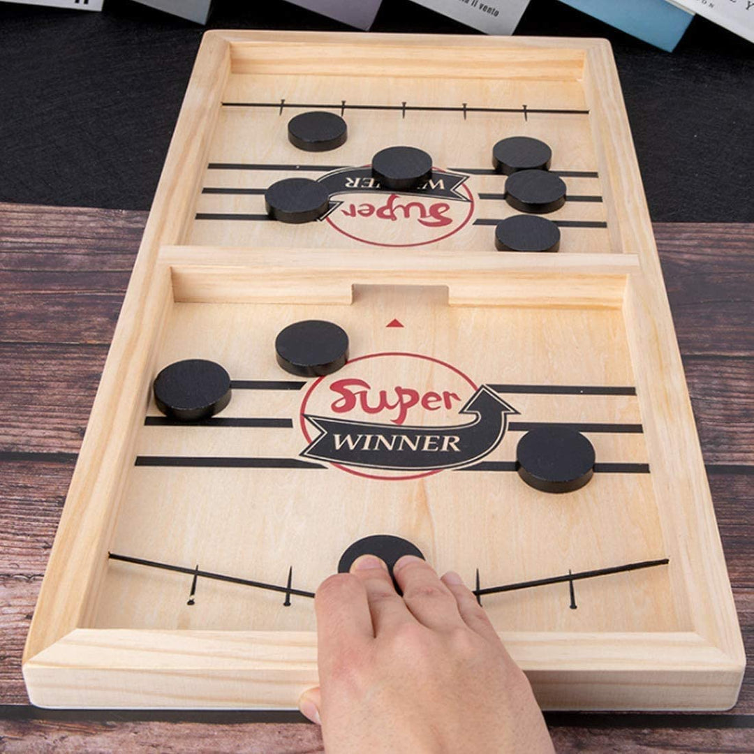 Das Sjoel Spiel, Teil des 2-in-1 Holzspielsets, fördert Koordination bei Kindern & der Familie.