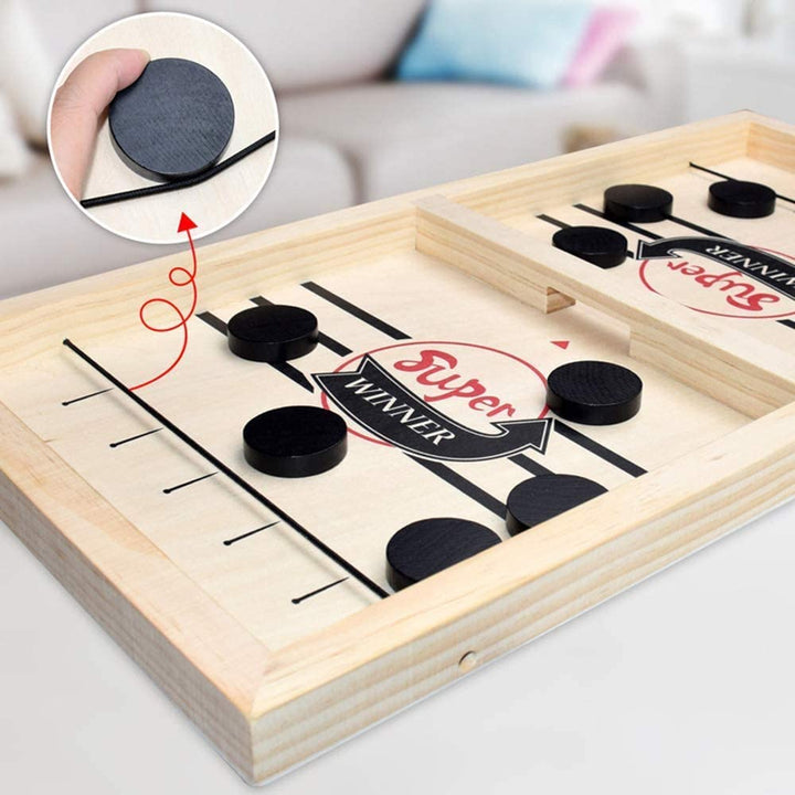Hochwertiges Holzspielset: Kinder Tischfußball & Sjoel, ideal für langanhaltenden Familienspaß.