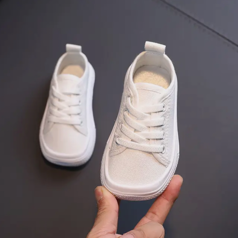 Atmungsaktive Barfußschuhe FlexiSteps für Kinder. Leicht & rutschfest, perfekt für Mädchen & Jungen.