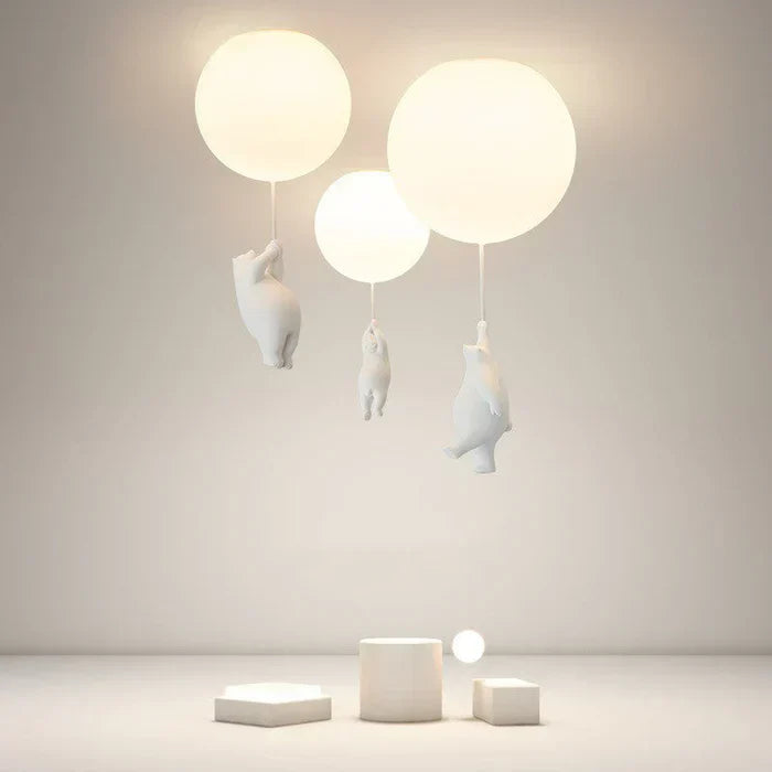 Süße CloudBear Kinderzimmer Deckenlampe mit Bär und Ballon Design.