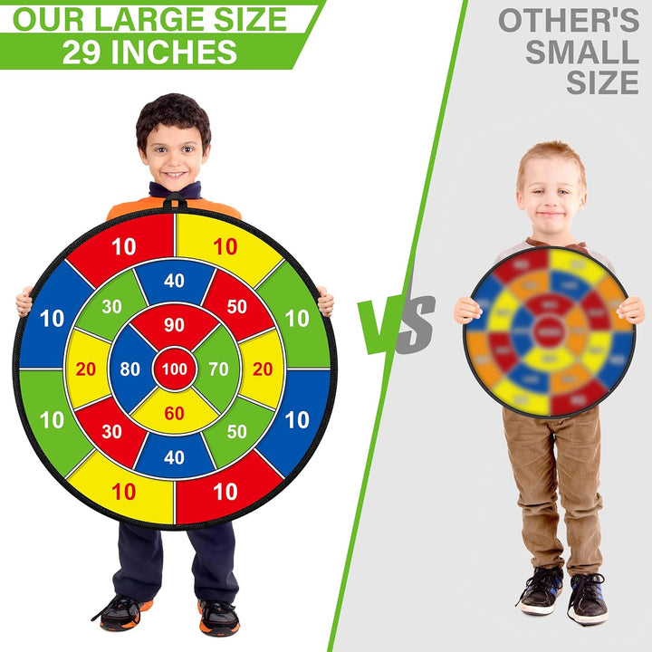 Nahaufnahme des doppelseitigen Kinder Dartboards mit Zahlen und bunten Feldern. Interaktives Ballspiel.