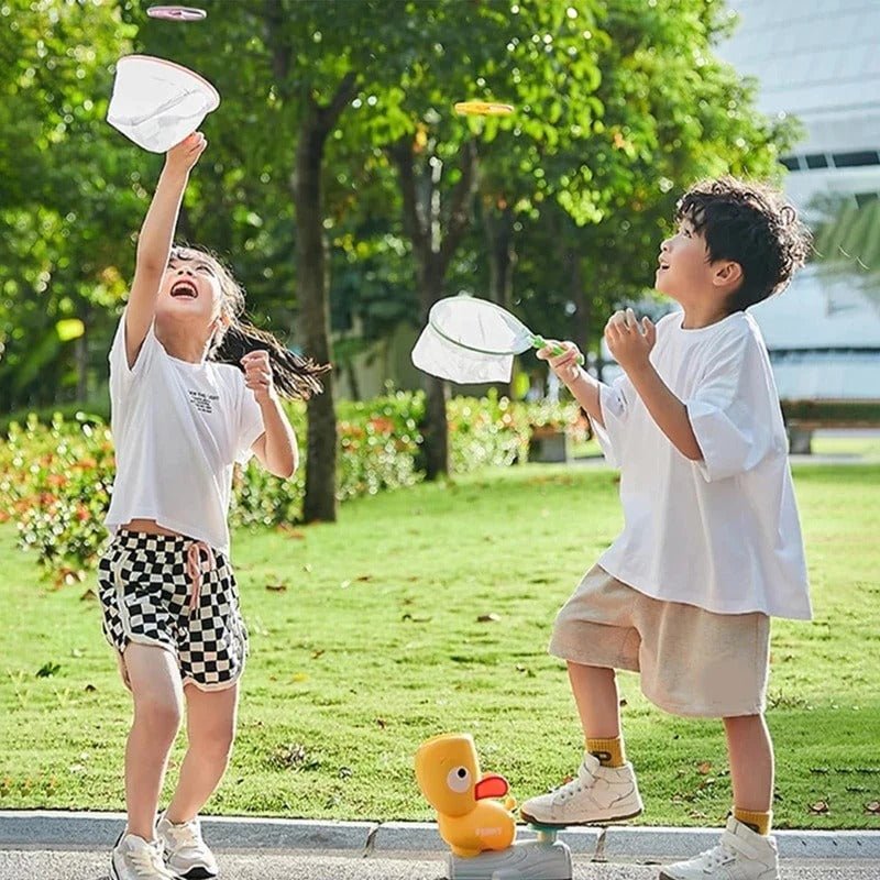 Actionreiches Kinder Flugscheiben-Set für den Garten oder Park. Perfektes Outdoor Spielzeug für aktive Kinder.