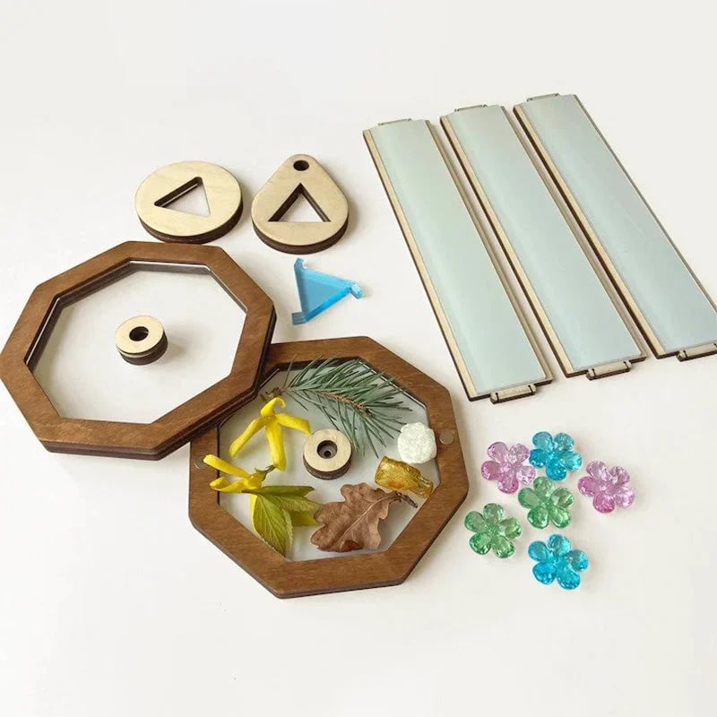 Lebendige Farbmuster im Holz-Kaleidoskop. Ein fesselndes visuelles Spielzeug, das sensorische Fähigkeiten stärkt.