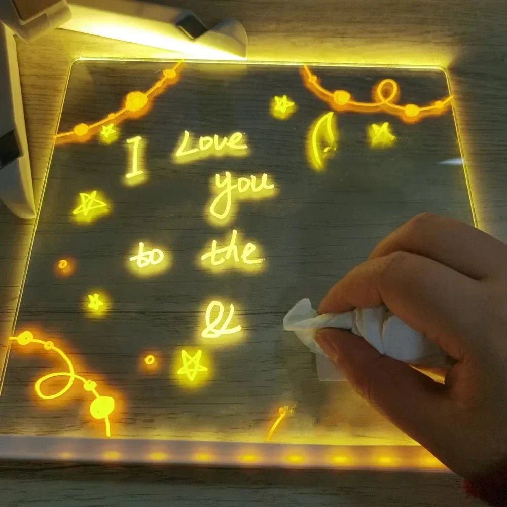 Buntes Kinder Spielzeug: Eine LED-Kreativtafel als ideales Geschenk, für stundenlangen Malspaß und Magie.