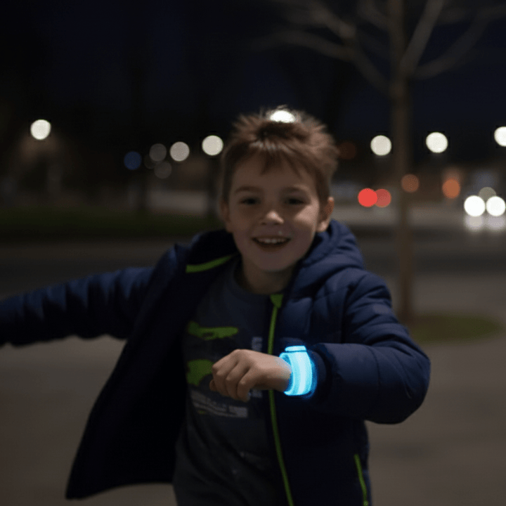 Helles LED-Sicherheitslicht für Kindersicherheit am Fahrrad & Schulranzen. Verbessert Sichtbarkeit im Dunkeln.