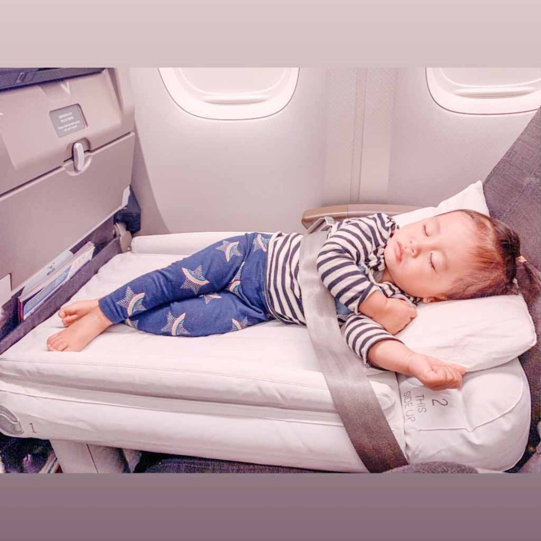 Sicherer Schlafplatz für Kinder: Aufblasbare Reise Luftmatratze, ideal für Flugreisen und lange Fahrten.