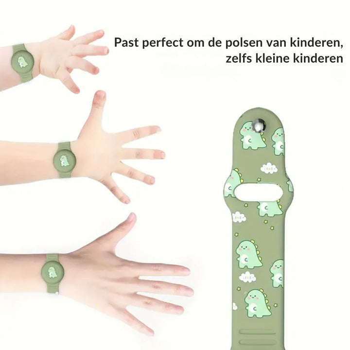 Nahaufnahme eines blauen Kinder-Ortungsarmbands aus weichem Silikon, mit kindgerechtem Verschluss.