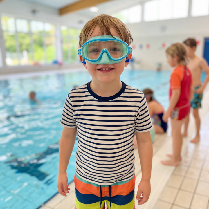 Vorderansicht der Kinder Schwimmbrille, beschlagfrei und sicher, für besten Schutz beim Schwimmen.